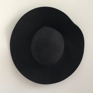 Floppy black hat